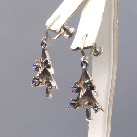 Vintage Christmas Tree Earrings, Silver Tone Dimensional Dangles w Blue Crystals - Picture 3 of 4